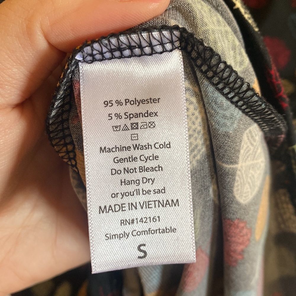 NWOT leaf IRMA top- size Small - Picture 8 of 10